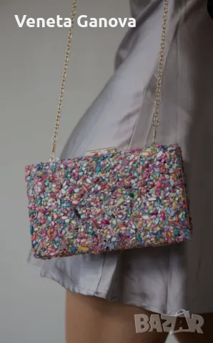 Дамска парти чантичка с различни камъчета