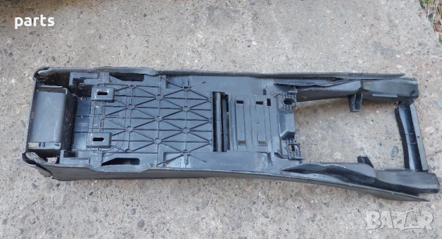 Подлакътник Мерцедес C класа W203 - E037611021, снимка 7 - Части - 51335234