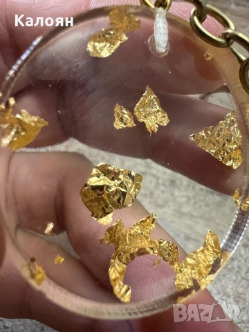 Ключодържател със златни късчета варак в смола , снимка 2 - Колекции - 51400961