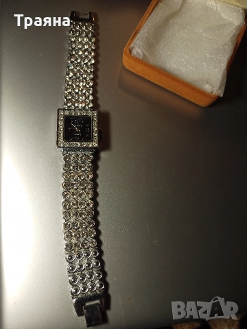 Стилен дамски часовник на марката Gucci със забележка , снимка 5 - Дамски - 52996656