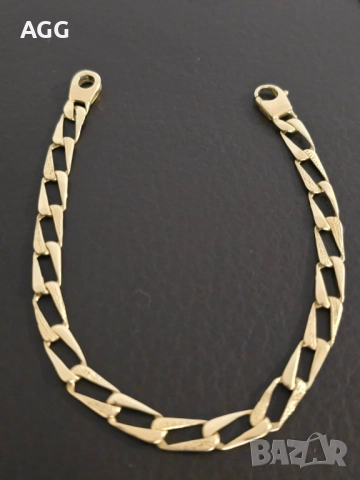 Стилен златен комплект, снимка 2 - Бижутерийни комплекти - 50590231