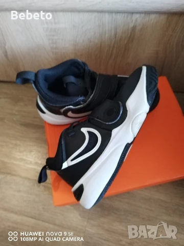 Маратонки Nike 29,5 номер, снимка 8 - Детски маратонки - 51226824