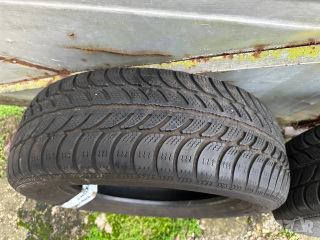 Продават се две зимни гуми 15 цола Debica Frigo 195/65R15, снимка 2 - Гуми и джанти - 53419489