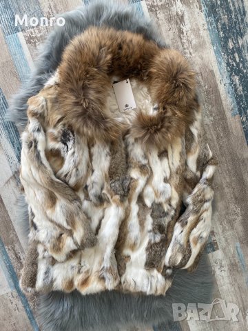 Палто от естествен косъм заек с подвижна яка от енот!, снимка 1