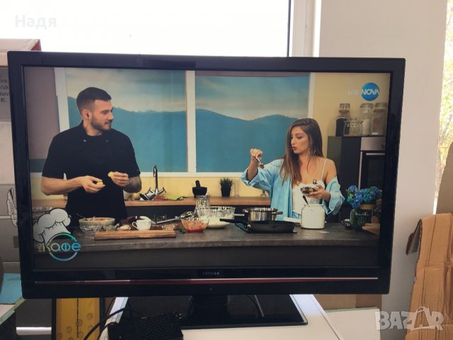   Tv Hitachi - 42” LCD с дистанционно