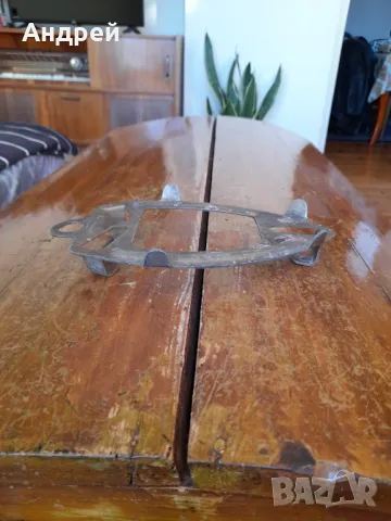 Стара поставка за ютия #11