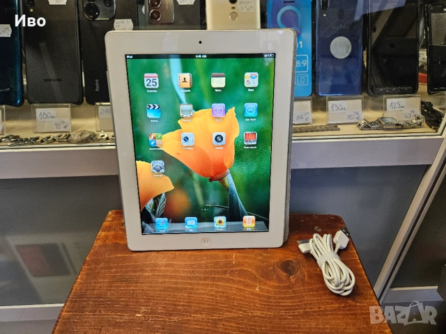 Apple iPad 2 16GB, Wi-Fi, 9.7in - White (MC979LL/A)