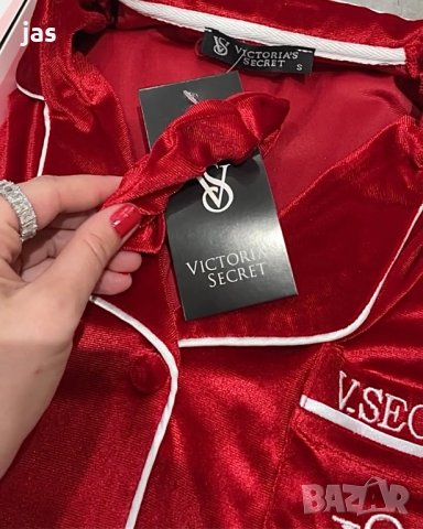 Пижама от кадифе Victoria’s Secret, снимка 2 - Пижами - 43832225