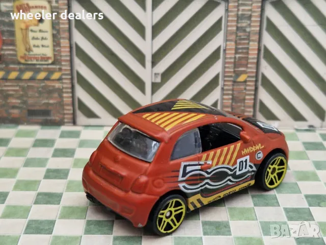 Метална количка Fiat 500 Оранжева Hot Wheels, снимка 3 - Колекции - 50142014