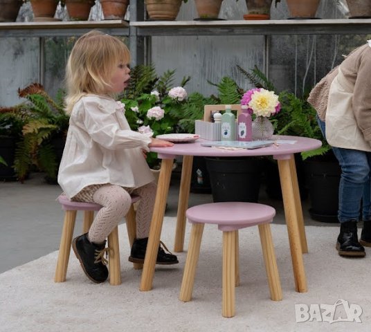 Детска маса с два стола, снимка 2 - Мебели за детската стая - 43039080