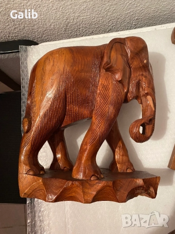 Дърворезба, ръчна изработка Слон, Куче, Ангел пазител, Кръст, Мъж с чук, снимка 6 - Декорация за дома - 52507600