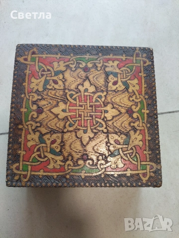 Дървена кутия 