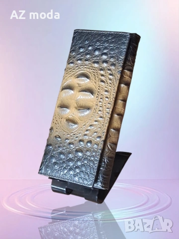 Ново дамско портмоне