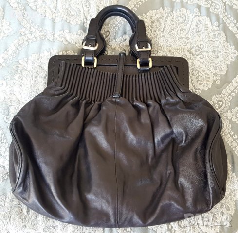 чанта Hugo Boss 100% автентична естествена кожа черна, снимка 3 - Чанти - 26820880