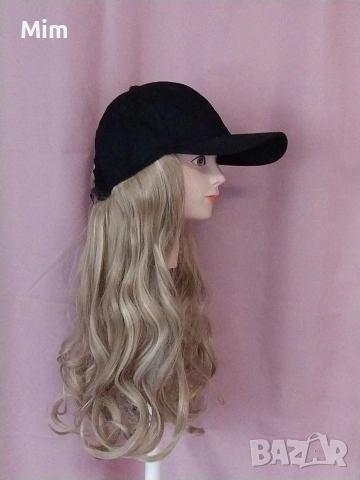 60 см Перука леко къдрева, руса с черна шапка в , снимка 3 - Аксесоари за коса - 52821303