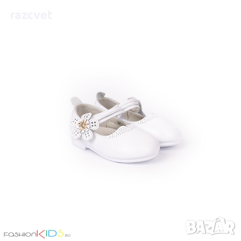 Детски изчистени официални обувки за момиче в бяло