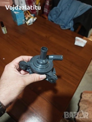 водна помпа инвертор Тойота хибрид , снимка 1