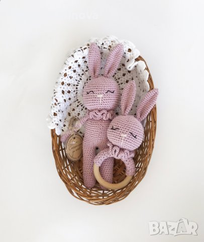 Зайче ръчна изработка, подарък за бебе, розово зайче, бебешка дрънкалка, плетена играчка