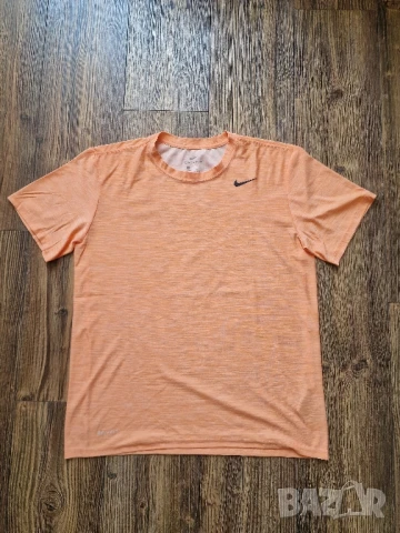 Страхотна мъжка тениска NIKE  размер M 