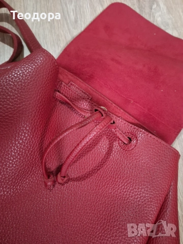 Червена кожена раничка, снимка 3 - Чанти - 52662821