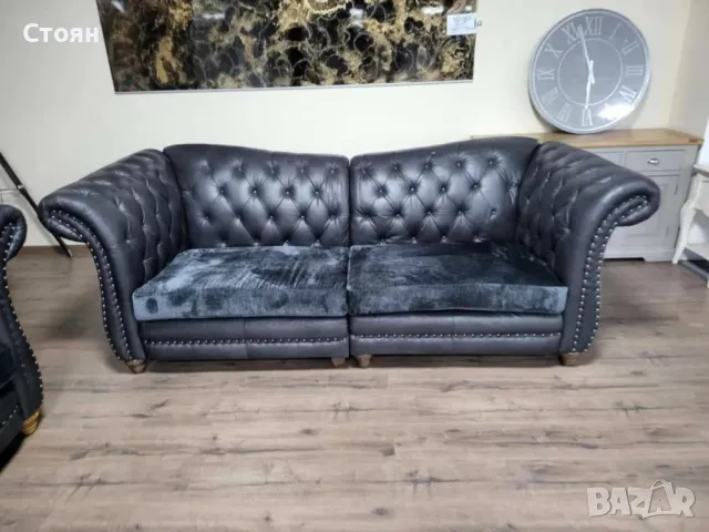 Два големи тъмно сиви дивани от плат и кожа тип Честърфийлд, снимка 2 - Дивани и мека мебел - 49329463