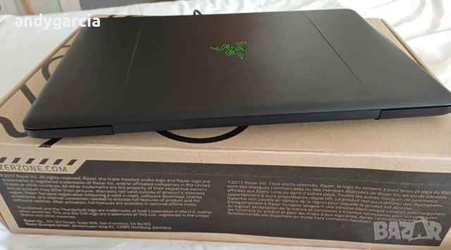 Razer Blade Pro 17.3 4K IGZO Touch/Intel Core i7-7820HK/NVidia GTX 1080 8GB/32GB RAM/1TB SSD NVMe, снимка 9 - Лаптопи за игри - 53299449