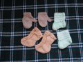Ръчно плетени терлици и зимни плетени ръкавици за бебе  , снимка 1 - Чорапи - 37603164