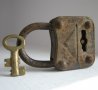  стар катинар с ключ, снимка 1 - Други ценни предмети - 28955737