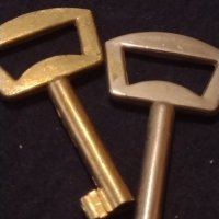 Два стари редки ключа от секция ракла за КОЛЕКЦИЯ ДЕКОРАЦИЯ 35603, снимка 2 - Други ценни предмети - 43279536