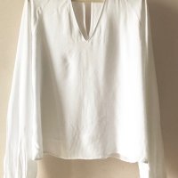 Bershka блуза, снимка 1 - Блузи с дълъг ръкав и пуловери - 43287201