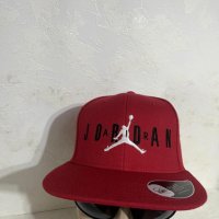 Air Jordan snapback шапка с права козирка Джордан air jordan snapback , снимка 2 - Шапки - 43338524