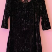 Рокля дамска, BASIC EQUIPMENTмек черен фигурален плюш, приятно усещане на тялото, с дантела на гърба, снимка 1 - Рокли - 40075118