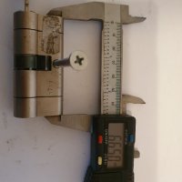 Патронник с ямков секретен ключ 62 мм равностранен, снимка 1 - Входни врати - 35010743