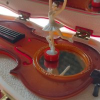 Ретро музикална декоративна цигулка, снимка 3 - Колекции - 39366138