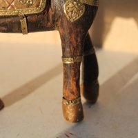 Арабски дървен кон с месингова украса, снимка 10 - Антикварни и старинни предмети - 43573128