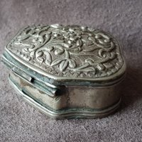 Рядка българска възрожденска сребърна кутийка за емфие 19век, снимка 4 - Антикварни и старинни предмети - 33049395