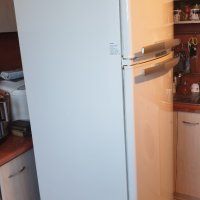 Продавам голям Хладилник WHIRLPOOL ARG 773 с горна камера - NO FROST, снимка 4 - Хладилници - 44015970