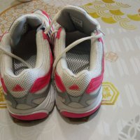 Дамски маратонки Adidas 39 1/3, снимка 4 - Маратонки - 43425239