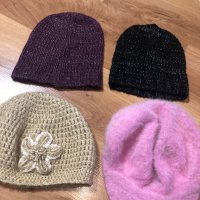 Зимни шапки, снимка 1 - Шапки - 39458616