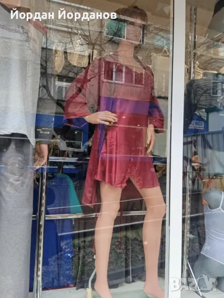 Продавам пластмасов манекен – дама, снимка 1