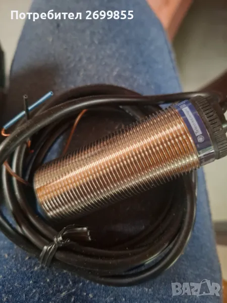 XSAV11373 индуктивен датчик, снимка 1