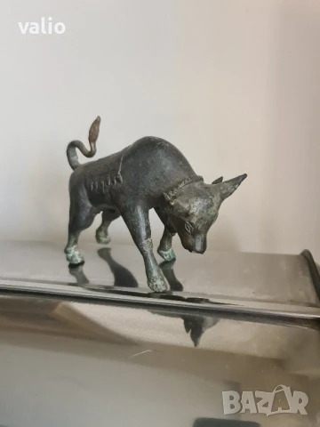 Стара бронзова скулптура статуетка бик