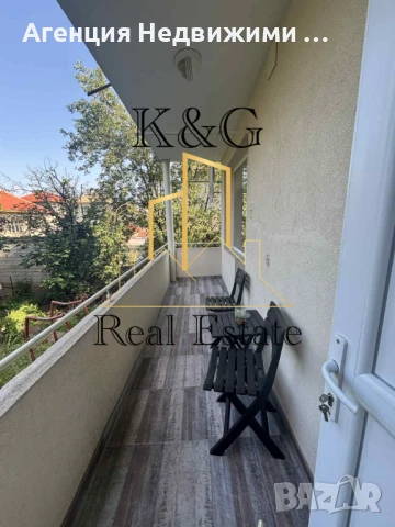 Двуетажна тухлена на плоча къща в с. Стражец, снимка 10 - Къщи - 50764351