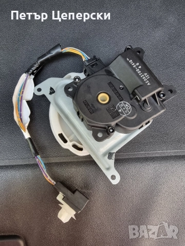 Серво Моторче за Toyota corolla, снимка 2 - Части - 52281028