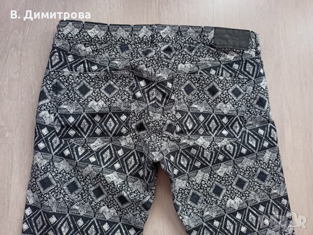 Красиви шарени дънки/ панталон на H&M, размер 42, снимка 4 - Панталони - 34407319