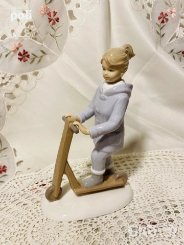 порцеланова статуетка, снимка 2 - Статуетки - 52942174