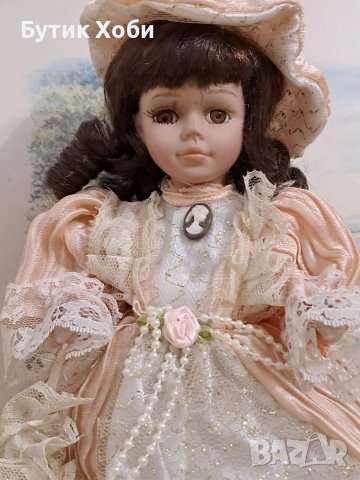 Колекционерска порцеланова кукла, снимка 3 - Колекции - 38762714
