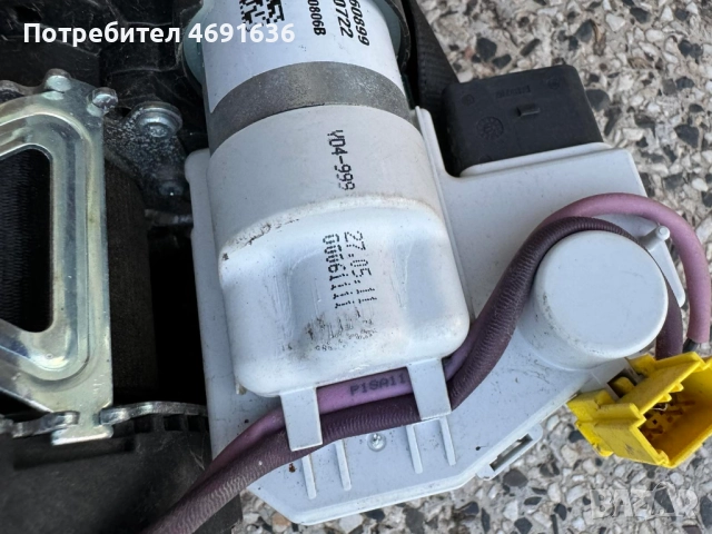 Машинка за оптягане на предните колани на Ауди Audi A8 D4 H4 само за 50лв. 4h0857833, снимка 5 - Части - 52902777