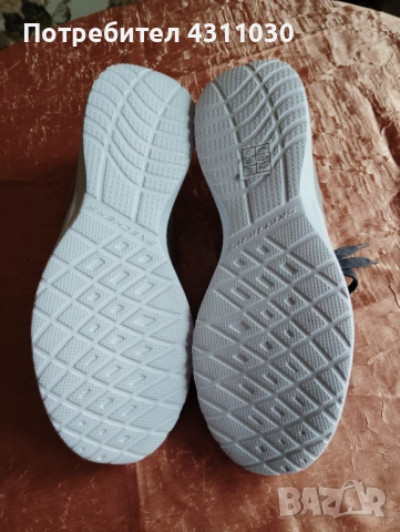 Нови маратонки Skechers 42 номер, снимка 8 - Маратонки - 53354500