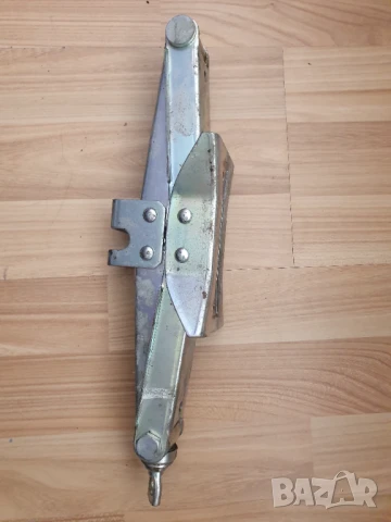 Крик за опел корса Д